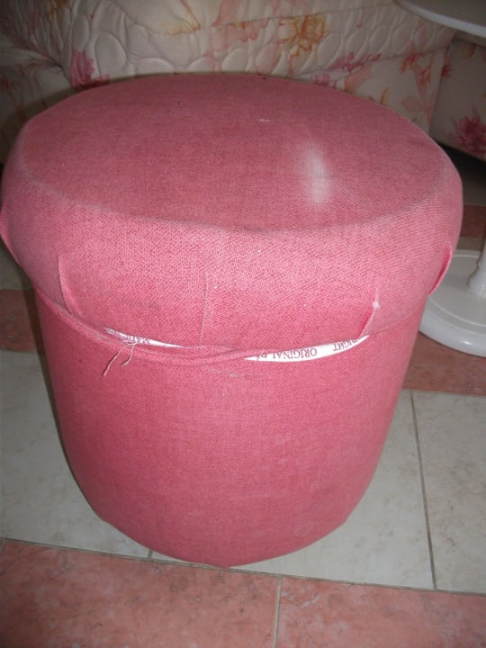 Einrichtungsgegenstände in jämmerlichem Zustand Royal Tulip Taj Sultan