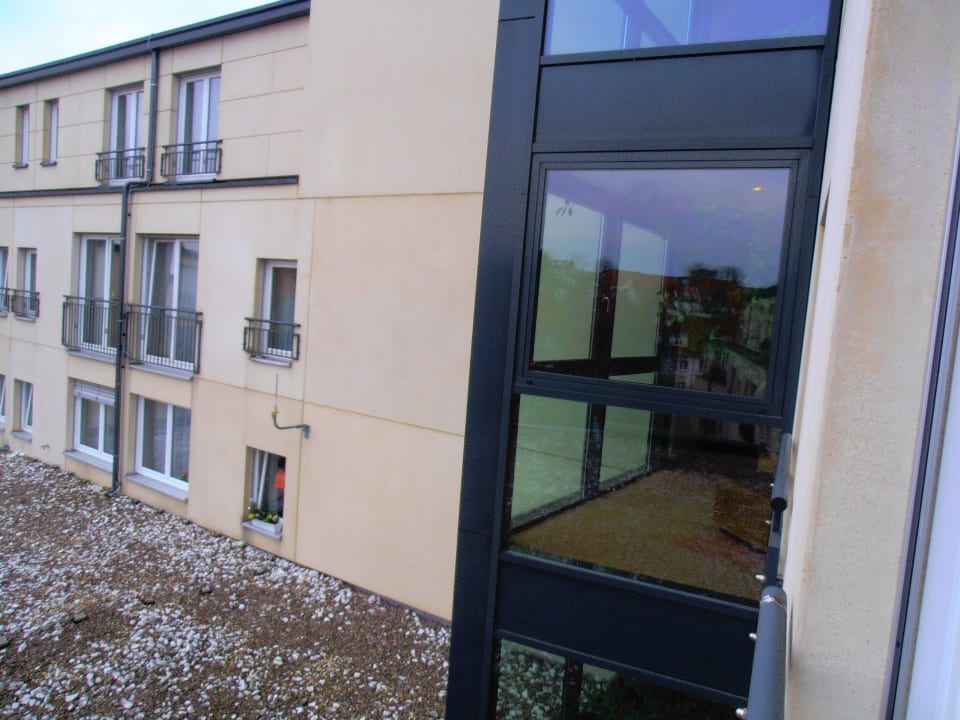 Blick aus dem Fenster nach rechts  Victor's Residenz-Hotel Erfurt