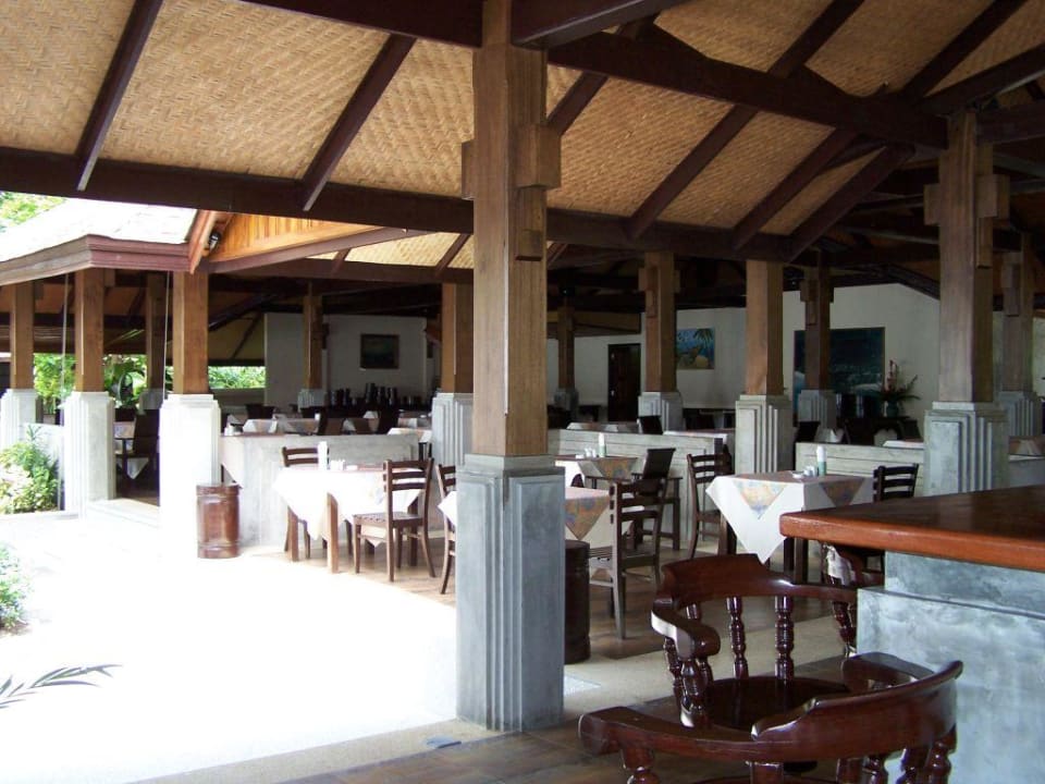Restaurant mit Buffet The Fair House Beach Resort