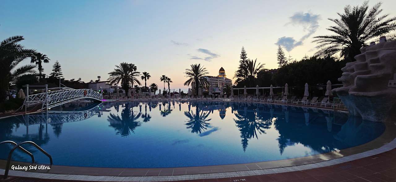Pool Seaden Corolla Hotel