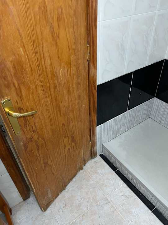 Zimmer Corona Roja