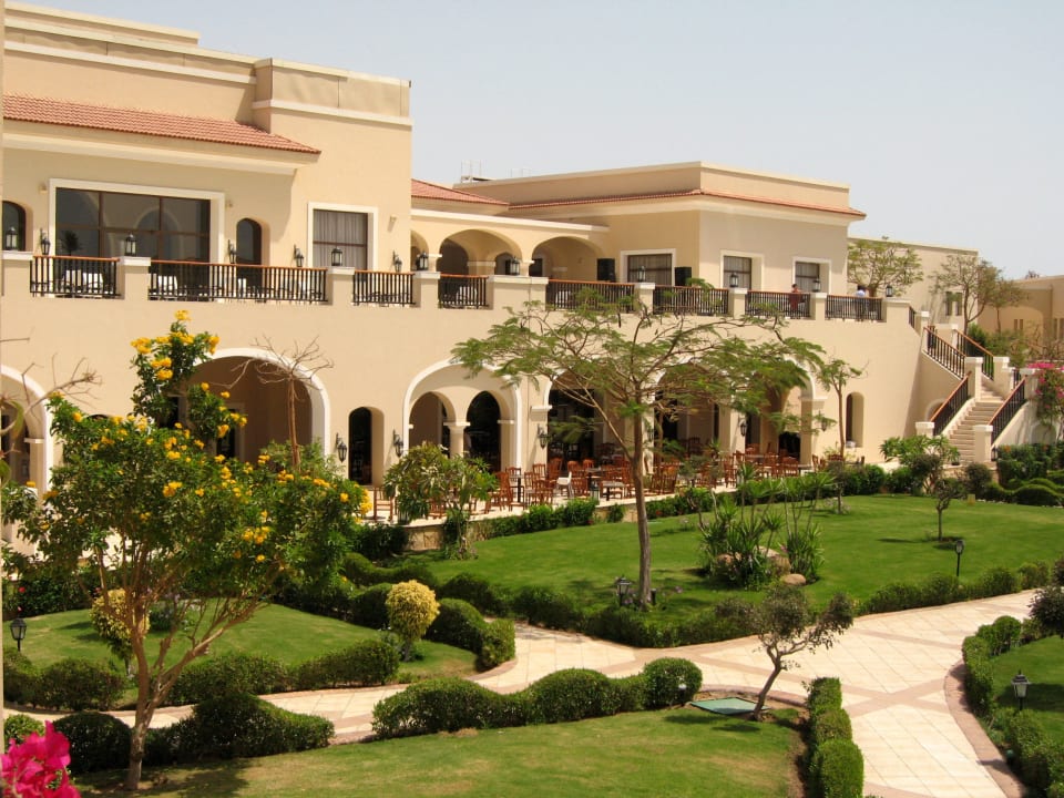 Reception (oben) und Speisesaal (unten) Jaz Mirabel Park & Club