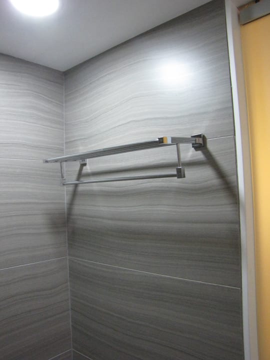 Zimmer Crystal Springs Beach Hotel