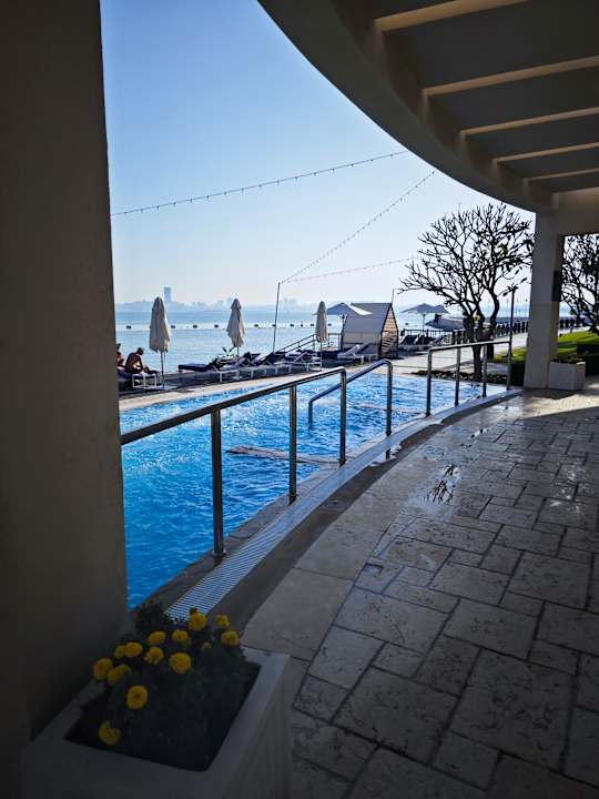 Pool Sheraton Grand Doha Resort & Convention Hotel