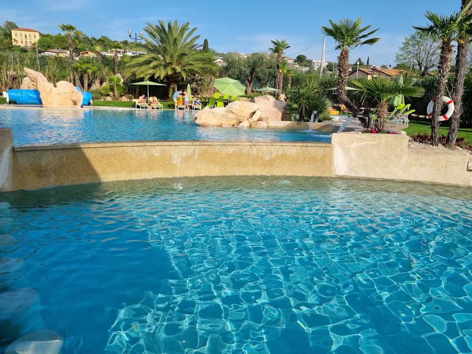 Pool Color Hotel