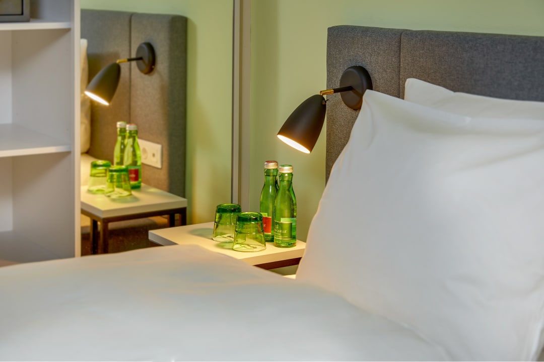 Zimmer H+ Hotel Wien