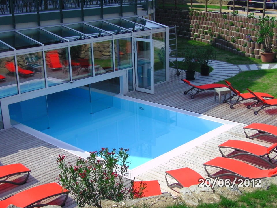 Innen- und Außenpool Das Stemp Wellnessresort