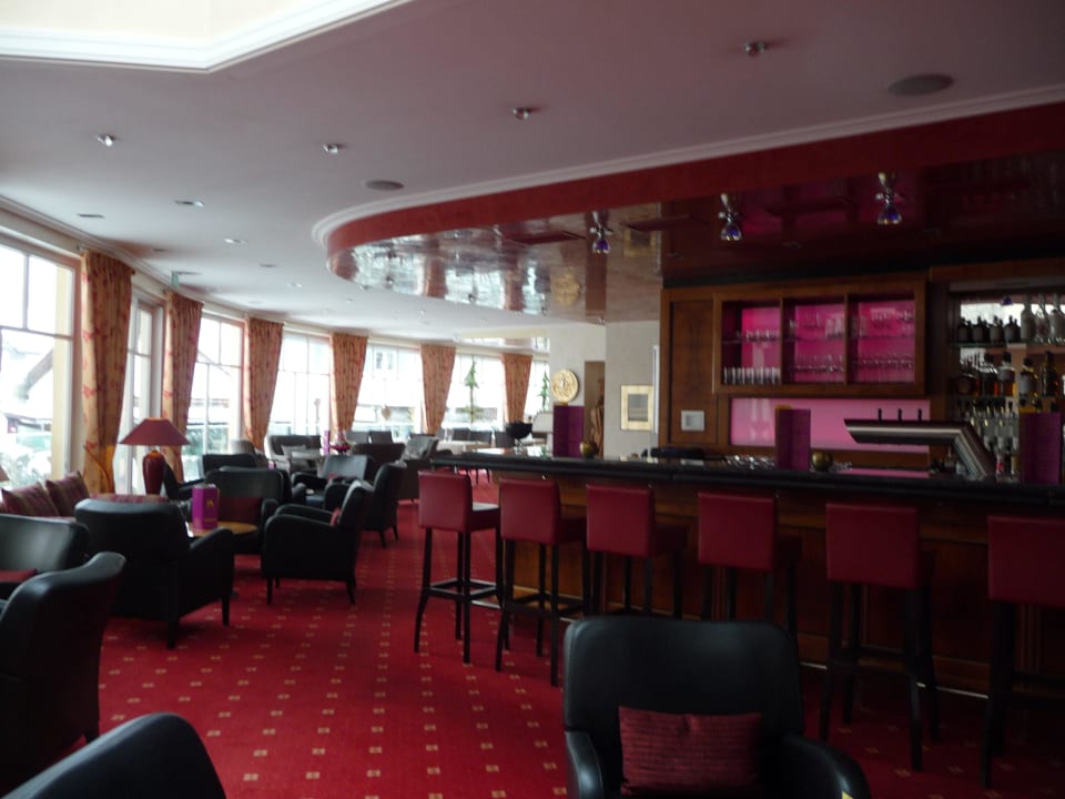 Bar mit Blick zum Restaurant Hotel Rosenstock