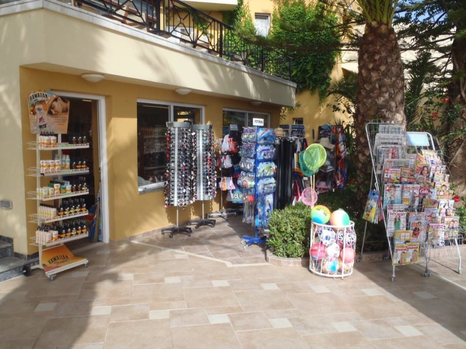 Direkt am Pool ist der Hotelshop. Kein Eis! Vantaris Luxury Beach Resort