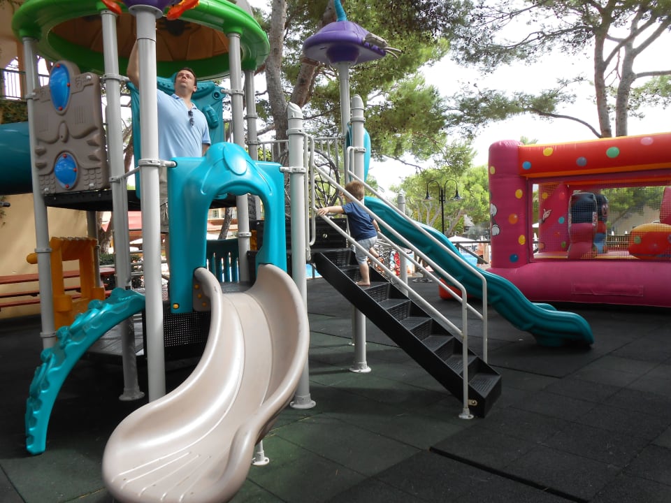 Alle Spielplätze liegen im Schatten VIVA Cala Mesquida Resort & Spa