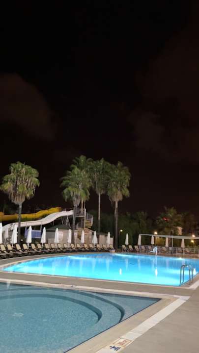 Pool Royal Atlantis Beach Hotel