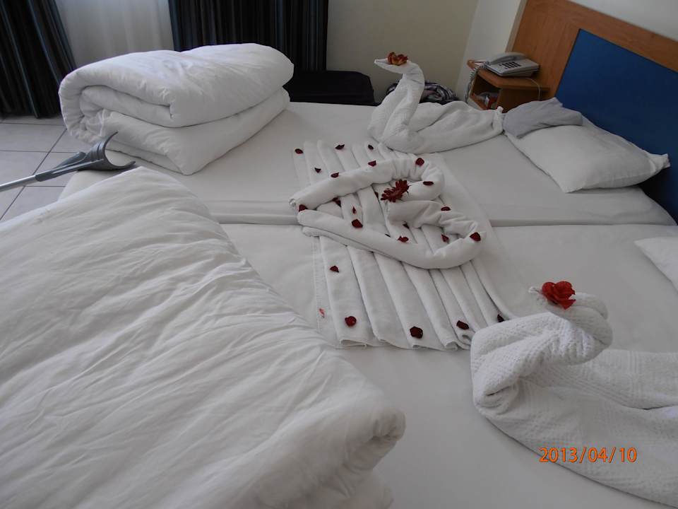 Everyday new figurer. Thank you cleaning woman.  Hotel Aslan City Kleopatra