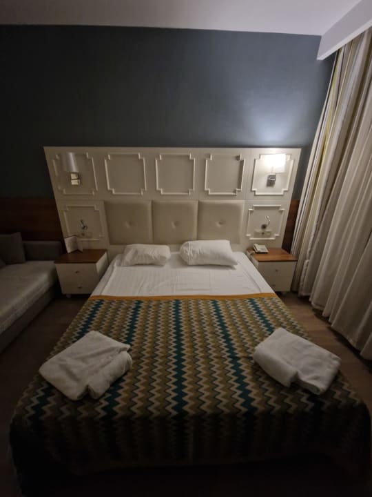 Zimmer Well Palace Side