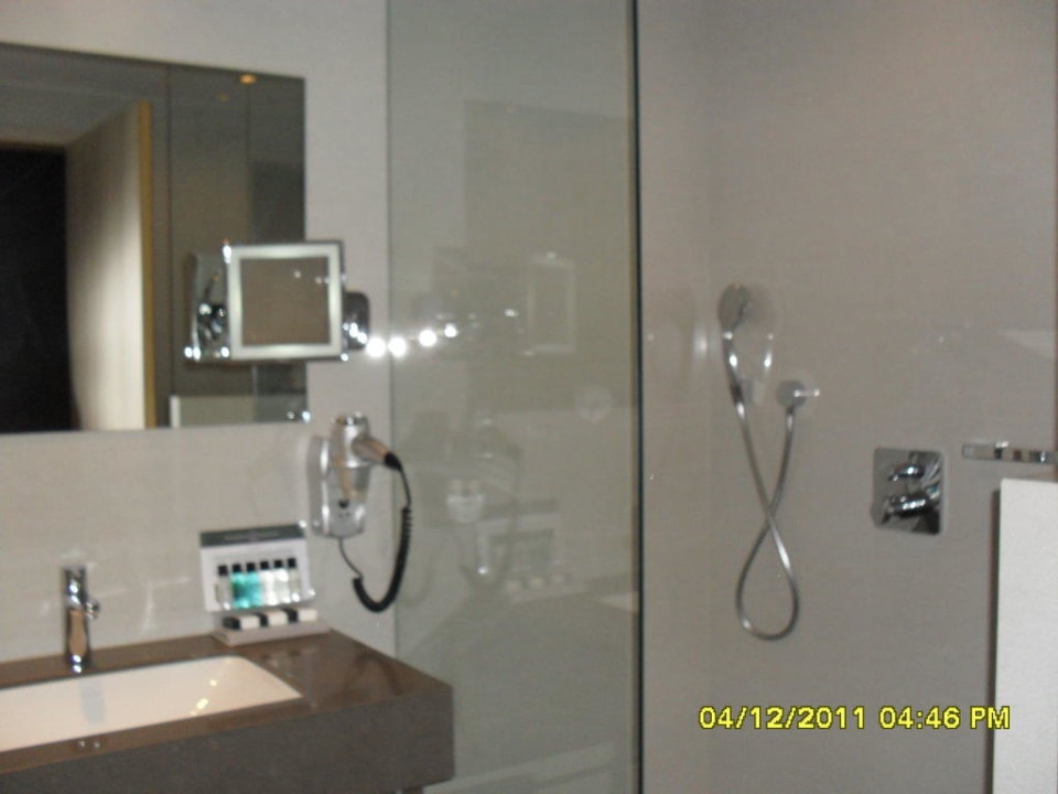 Badezimmer Van der Valk Hotel Düsseldorf