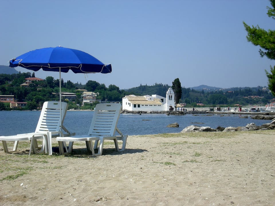 Plaża niestety taka sobie Corfu Holiday Palace Hotel