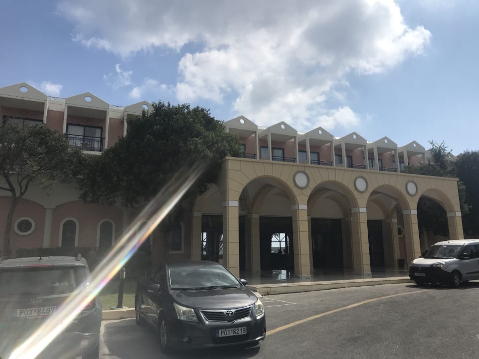 Außenansicht Kresten Palace Hotel