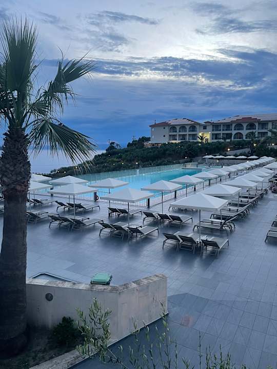 Pool Akrathos Beach Hotel