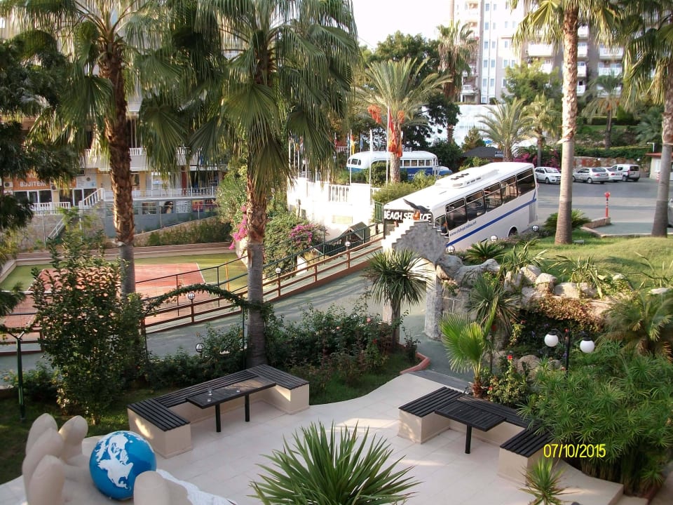 Zufahrt zum Hotel Hotel Club Paradiso