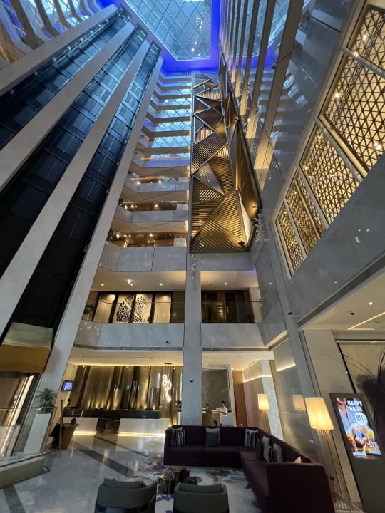 Lobby Al Bandar Rotana - Creek