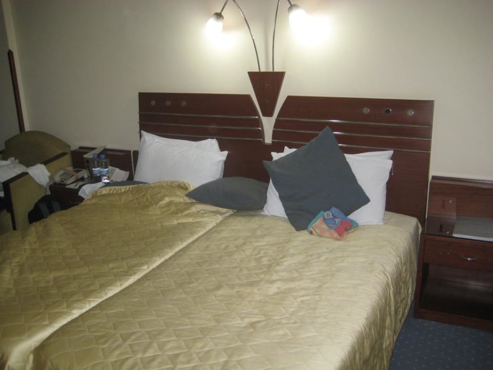 Doppelbett Hotel Safir