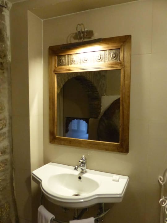 Bad Hotel Fort Khejarla