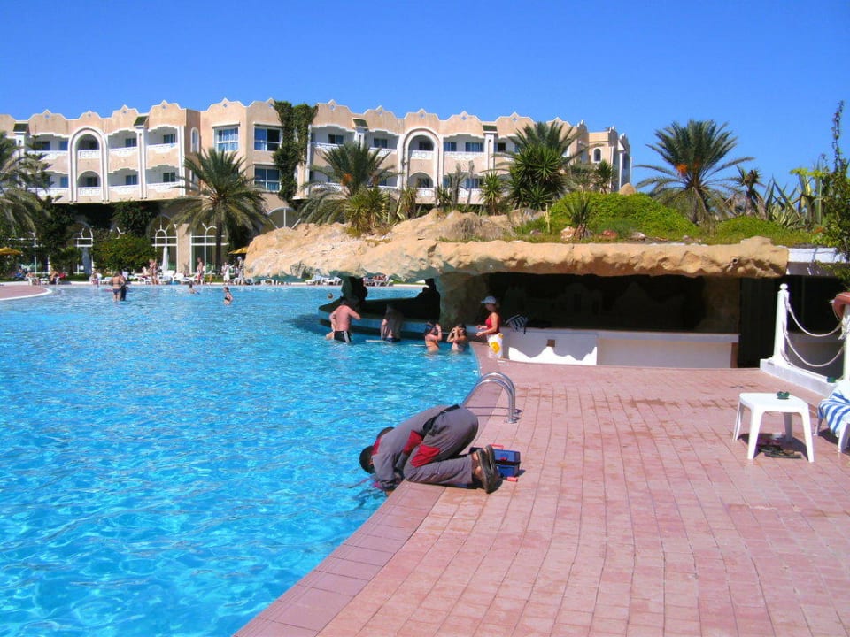Pool mit Bar Mahdia Beach & Aquapark