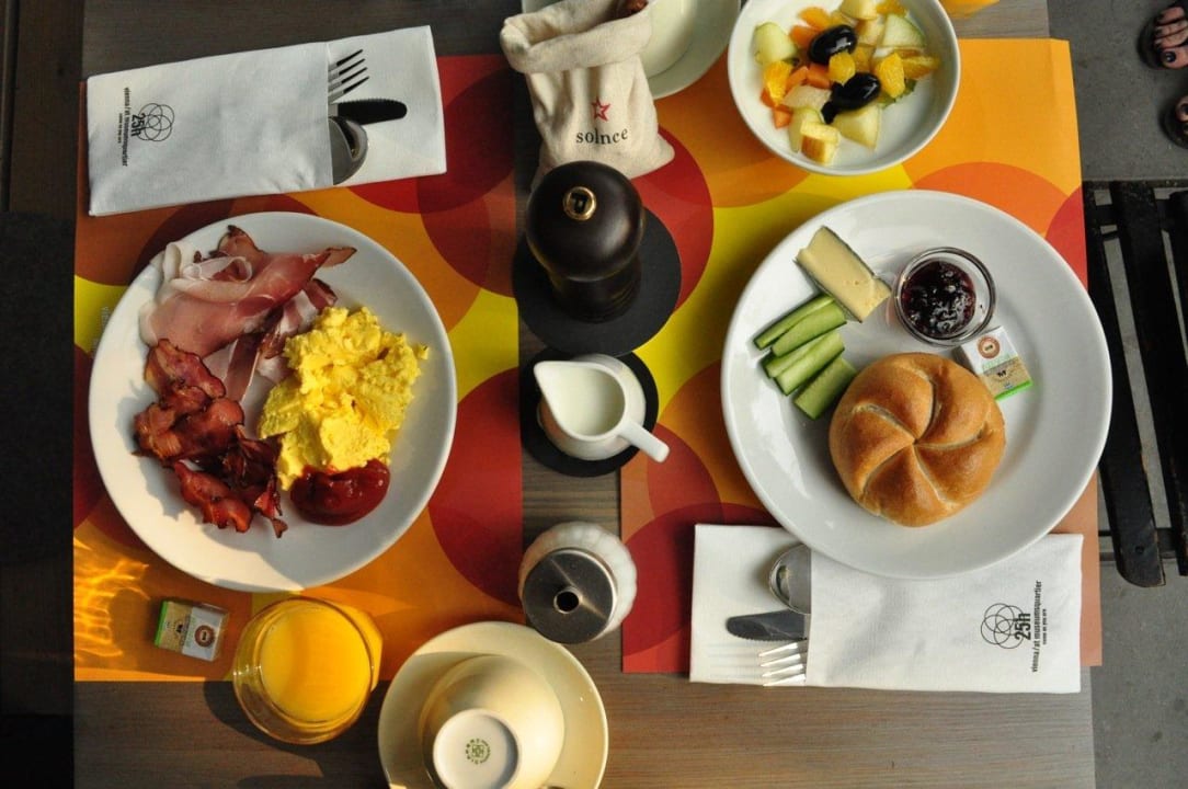Leckeres Frühstücksbuffet 25hours Hotel Wien beim MuseumsQuartier