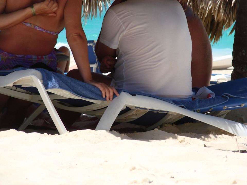 Kaputte Liegen am Strand... Punta Cana Princess All Suites Resort & Spa