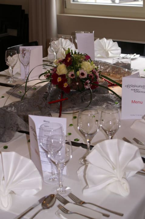 Sitzungs- und Bankettzimmer für bis zu 16 Personen Gasthaus Pizzeria Weingarten AG