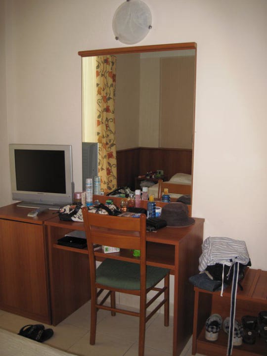 Zimmer Hotel Pinija
