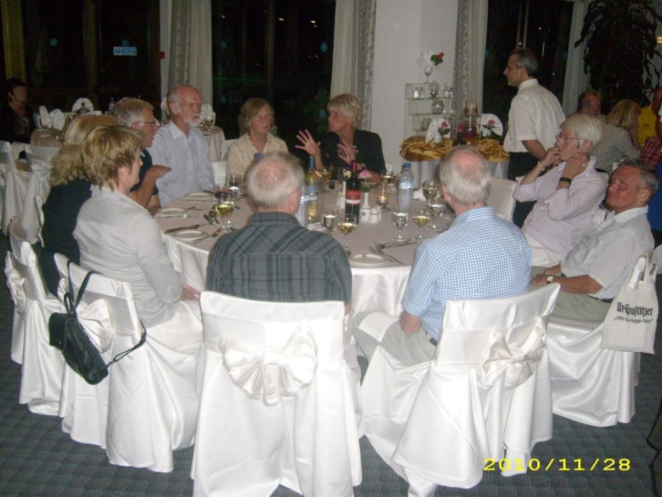 Beim Galaabend Constantinou Bros Athena Beach Hotel