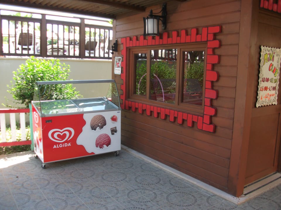 Kinderspielplatz und Eis Aydinbey Kings Palace & Spa