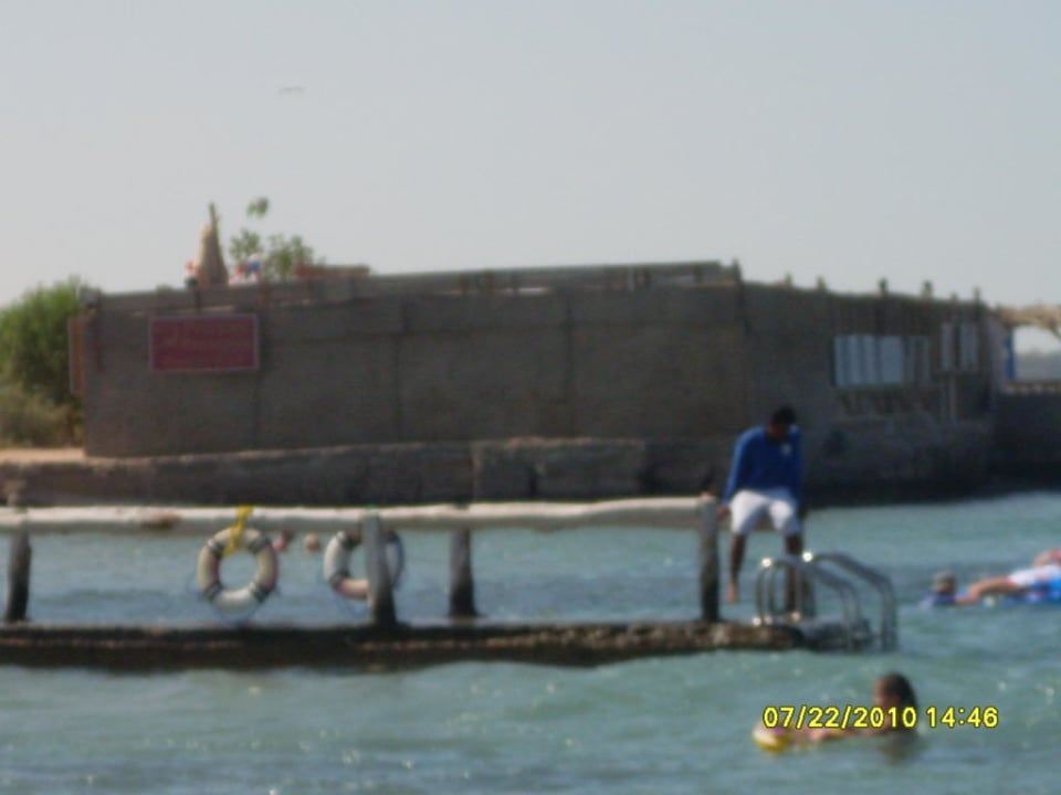 Vom Strand aus gesehen nach links Ali Baba Palace Resort