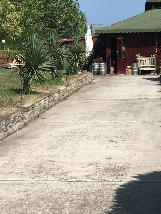 Unaufgeräumt und schmutzig HI Hotels Imperial Resort