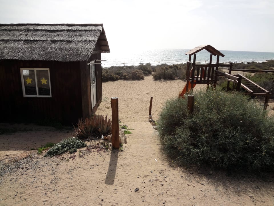 Zugang 2 - etwa 10m weiter rechts beim Spielplatz SBH Hotel Taro Beach