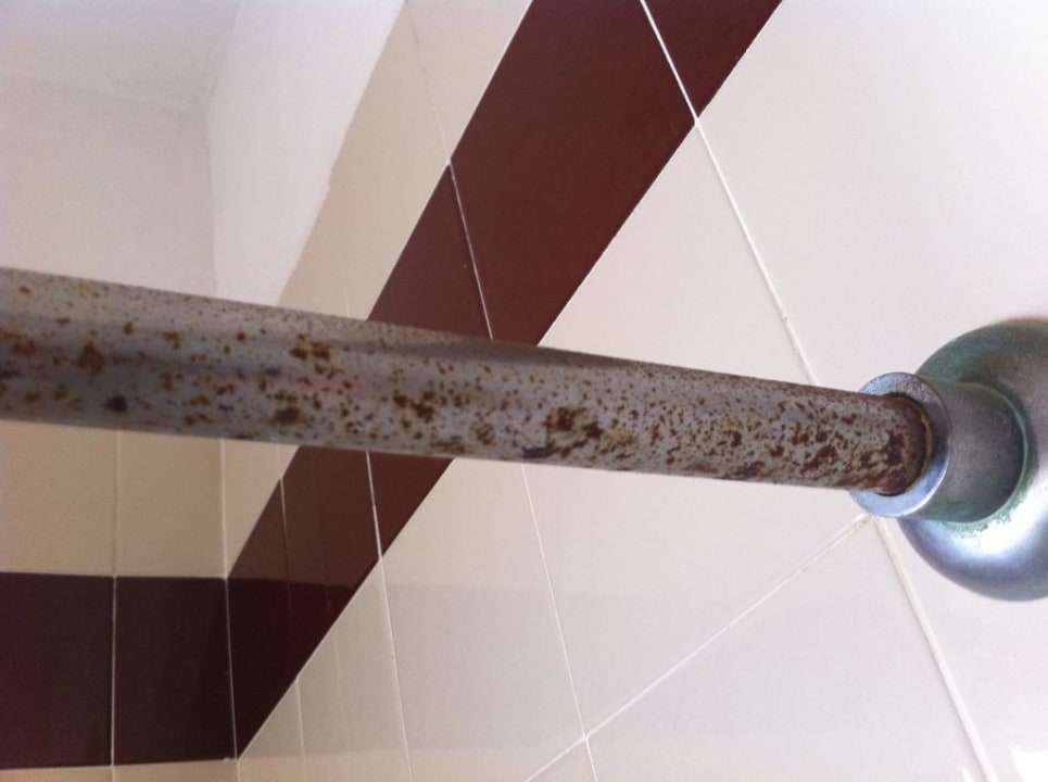 Rost an der Duschstange Hotel Don Manolito