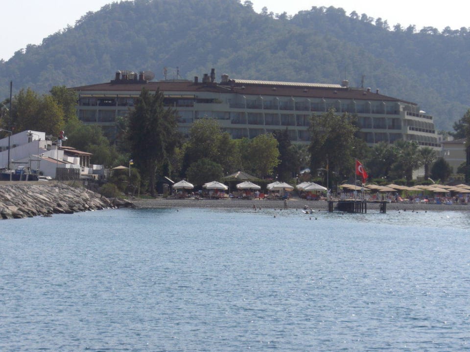 Hotel vom Boot aus gesehen İmperial Turkiz Resort Hotel