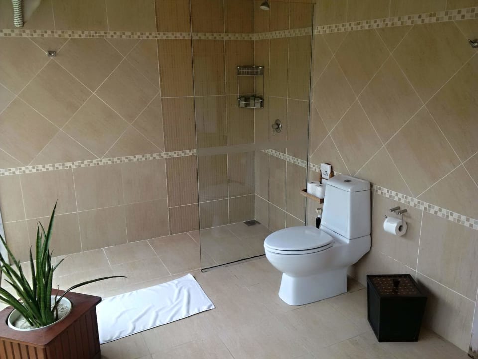 Zimmer Kuredu Island Resort & Spa