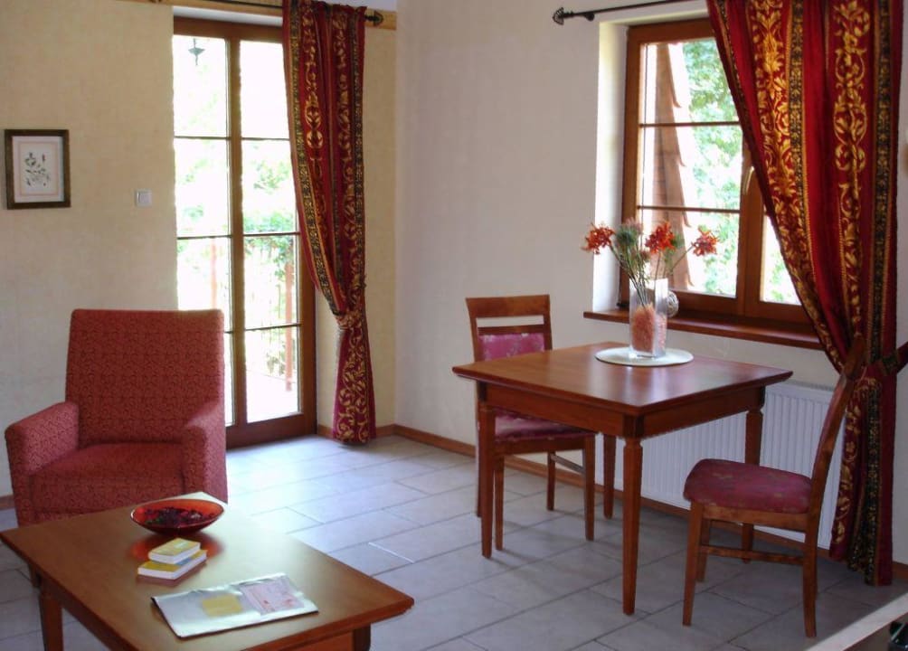 Wohnraum einer der Appartements Wy & Spa Wellnesshotel