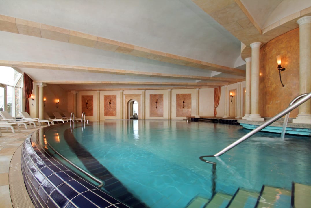 Pool Waldhotel & SPA Davos - for body & soul