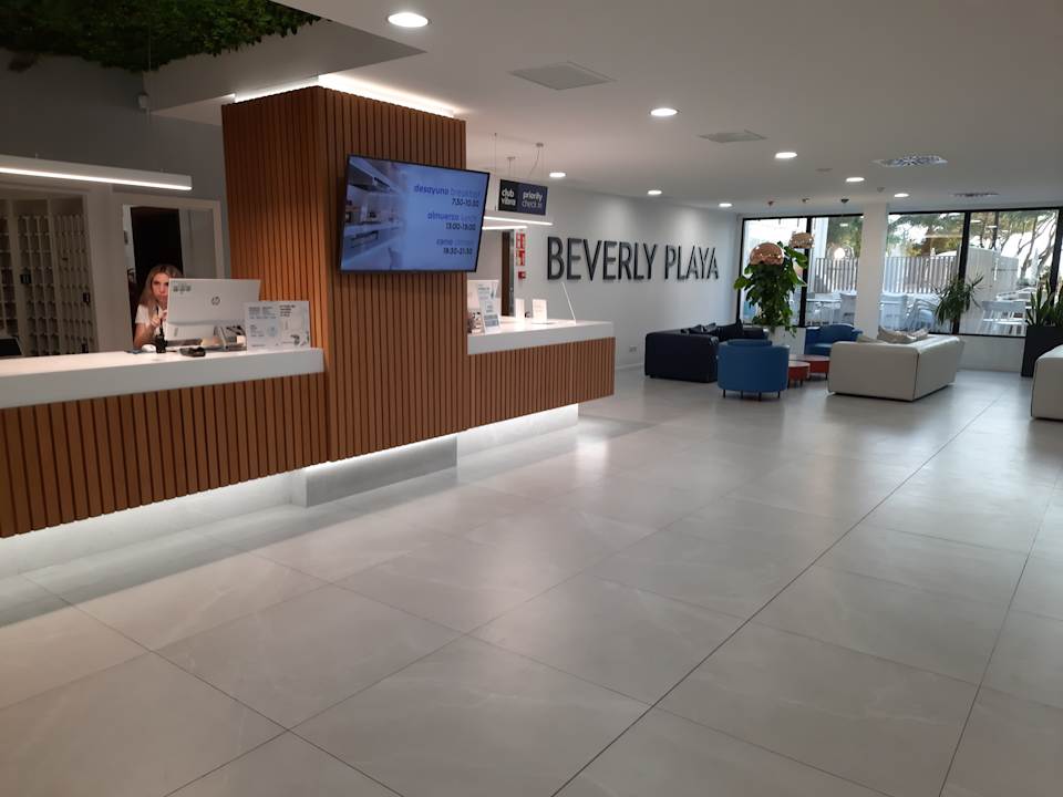 Lobby Hotel Vibra Beverly Playa