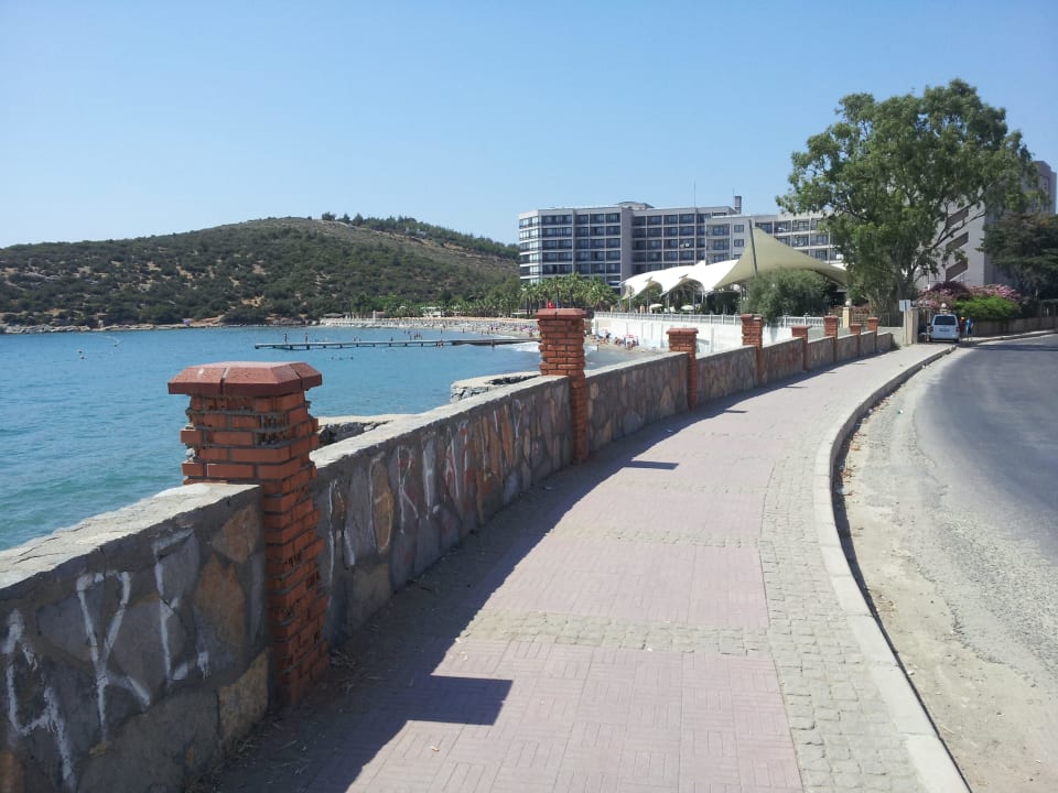 Von der Strasse aus Tusan Beach Resort