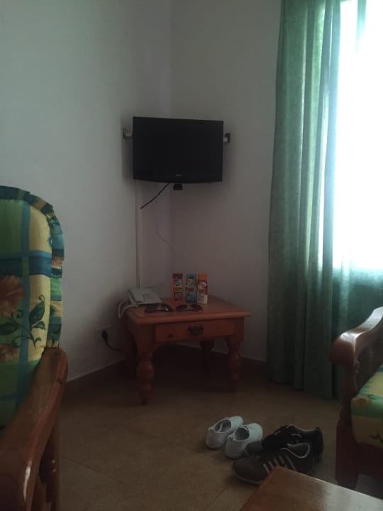 Kleiner TV, bin aber auch nicht deshalb im Urlaub Hotel Hyde Park Lane