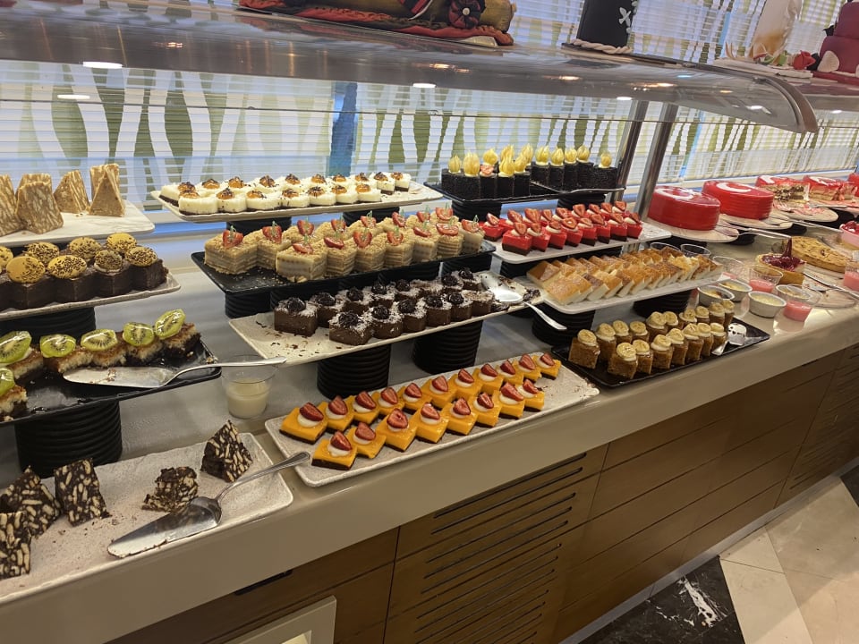 Gastro Saturn Palace Resort Hotel