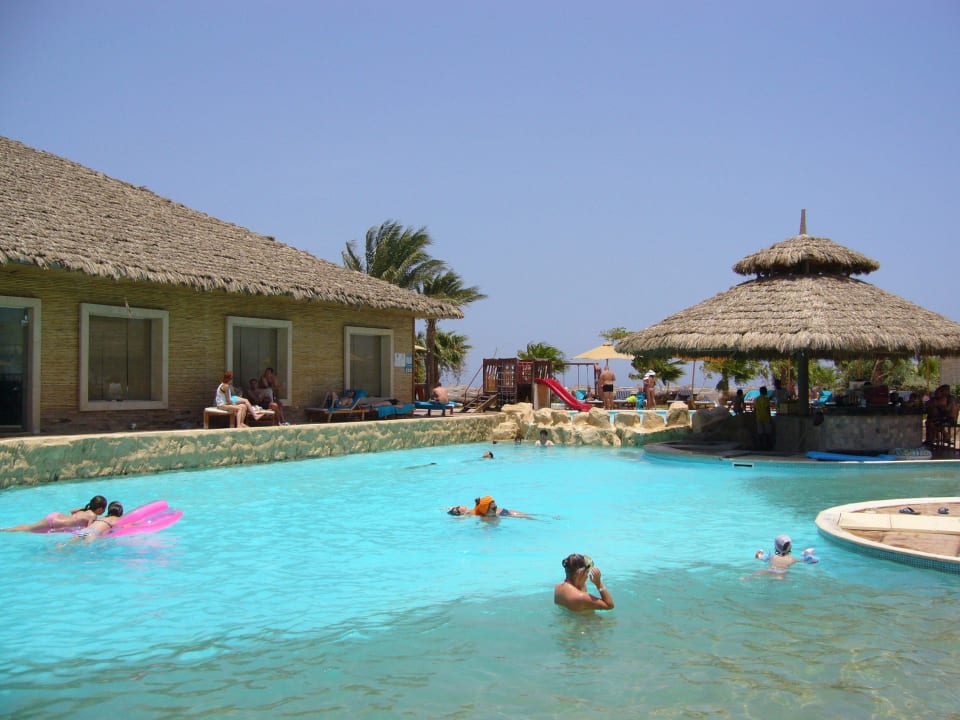 Basen mniejszy Amwaj Beach Club Abu Soma Resort