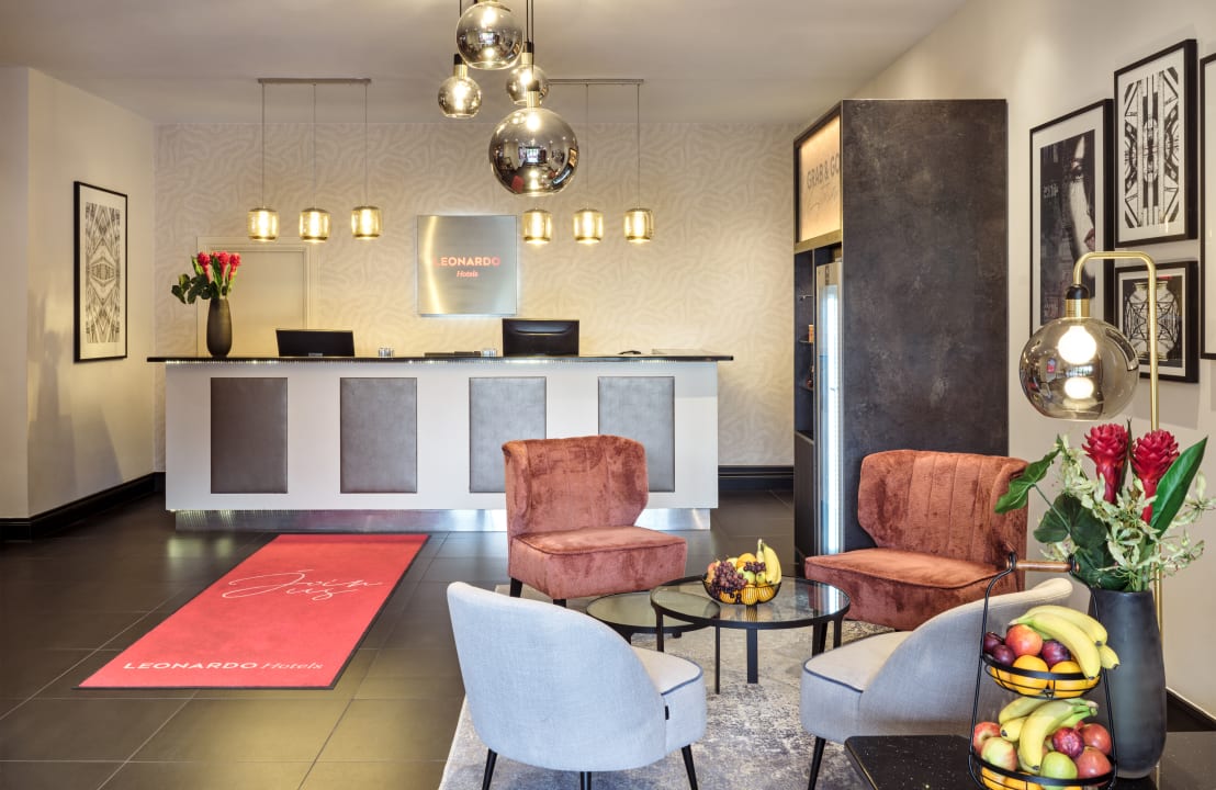 Lobby Leonardo Hotel Hamburg Elbbrücken