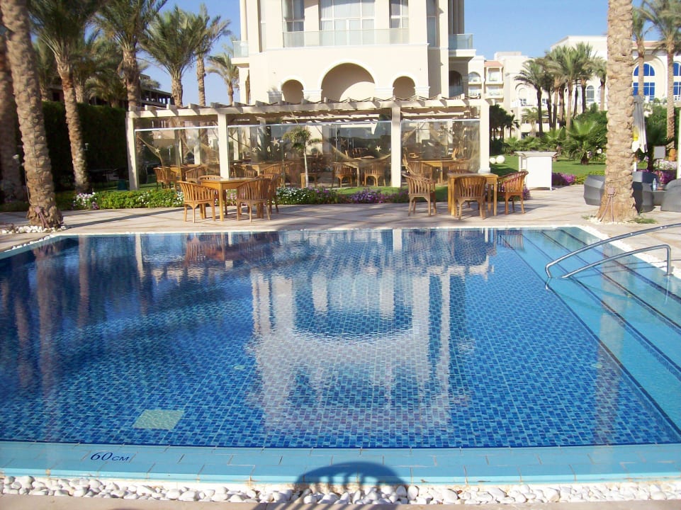 Relaxpool in der Nähe des Ossian Premier Le Reve Hotel & Spa