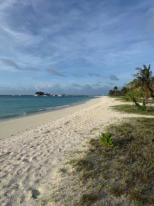 Strand Kuredu Island Resort & Spa