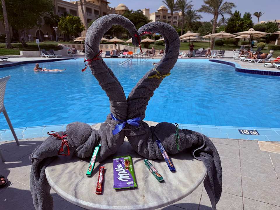 Pool Serenity Alpha Beach