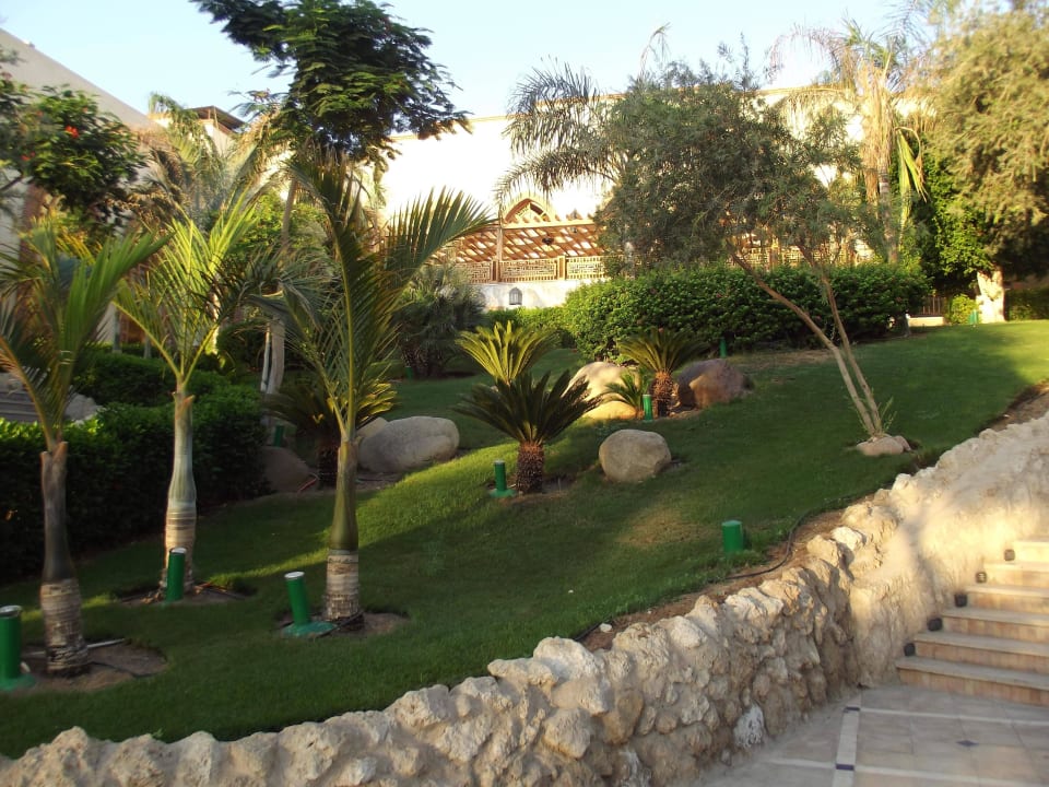 Рядом с ресепшеном  The Grand Hotel Sharm El Sheikh